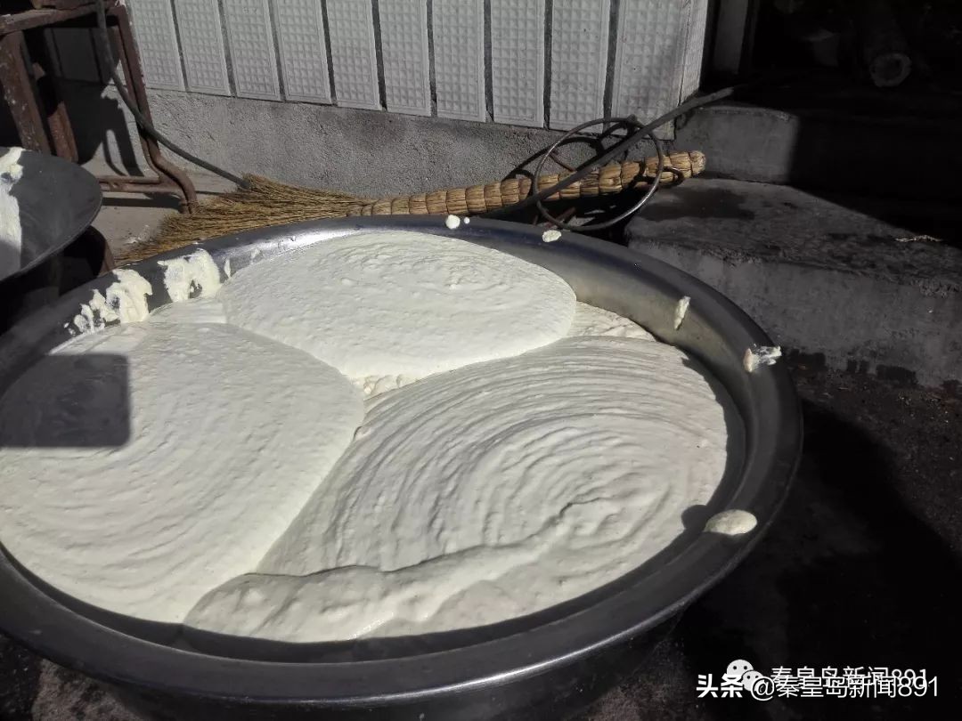 腊月二十五推磨做豆腐抖音片头,腊月二十五推磨做豆腐真人照片