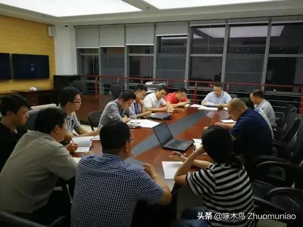 扎根贫困县十年的县委书记 (扶贫山区县委书记)