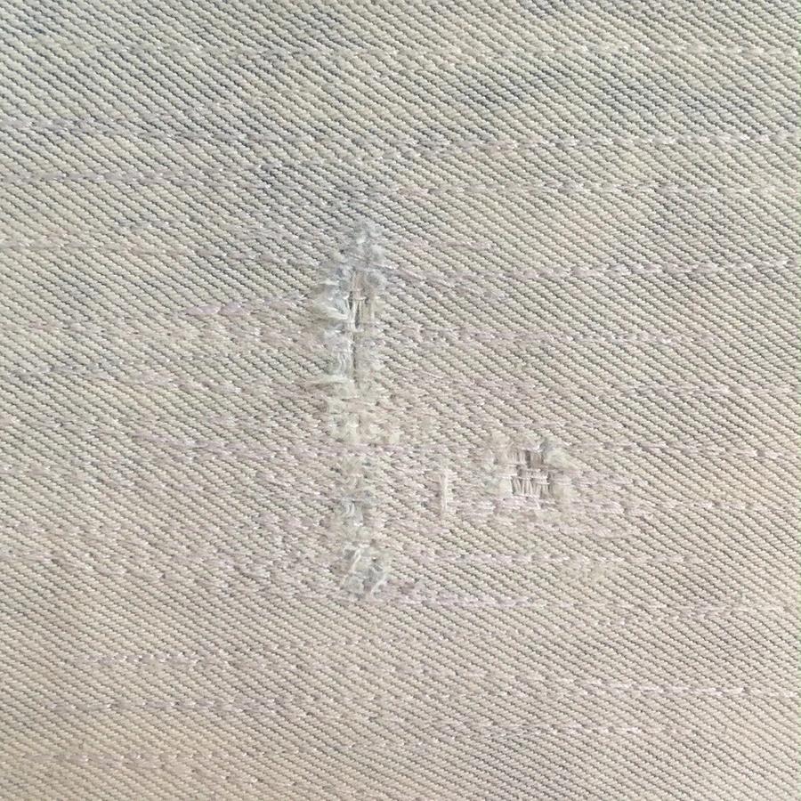 牛仔裤的膝盖烂了怎样补,牛仔裤的膝盖烂了怎么拿线缝