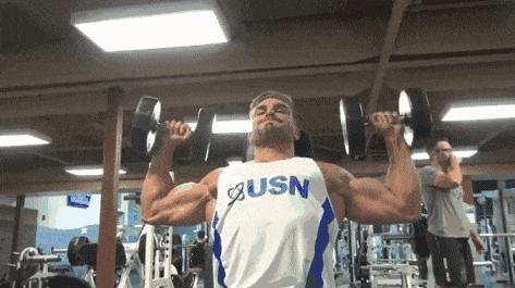 健身练多了身体没状态,健身练了几组完全使不上力了