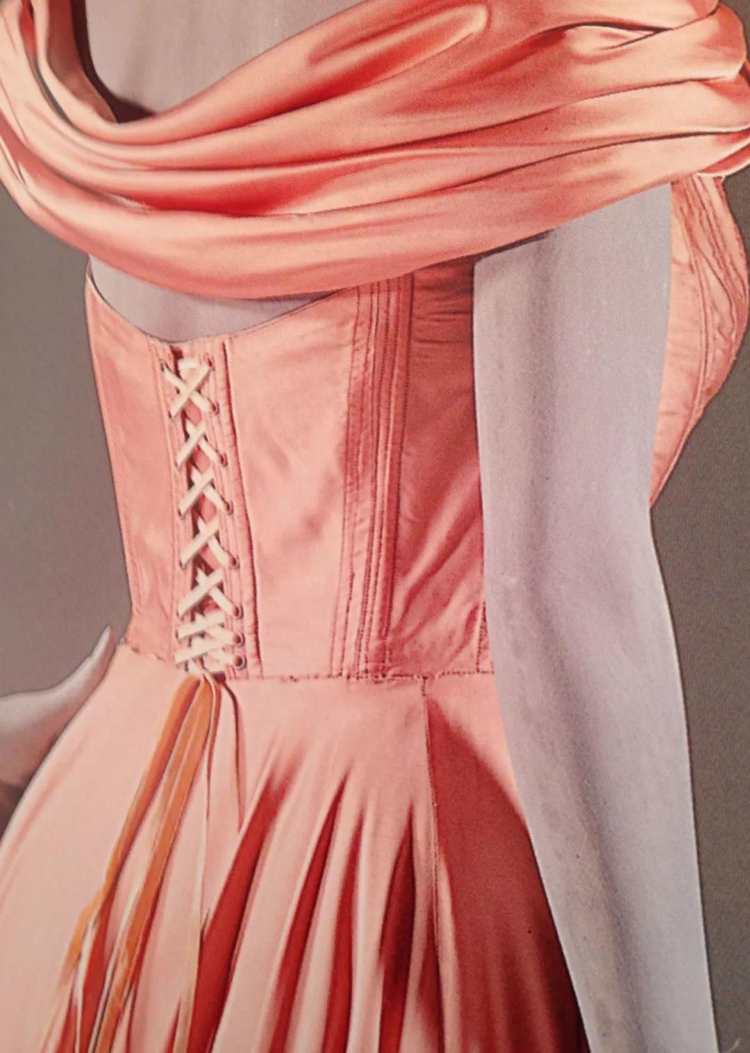 这位香奈儿的死对头，迪奥先生齐名，打造出最原汁原味的法式优雅