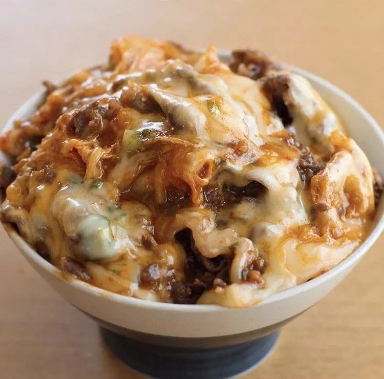 100日元在日本吃一天,100日元在日本吃寿司