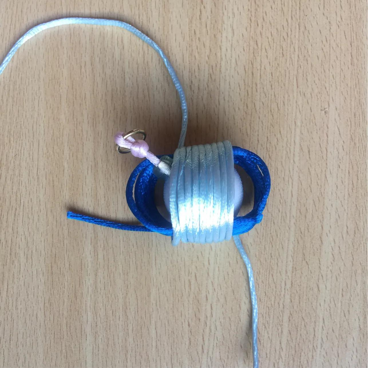 足球钥匙挂件钩法,足球挂件钥匙扣编织