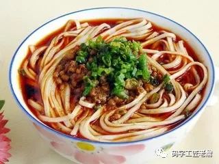 吃担担面的正确方法,想学一下担担面做法