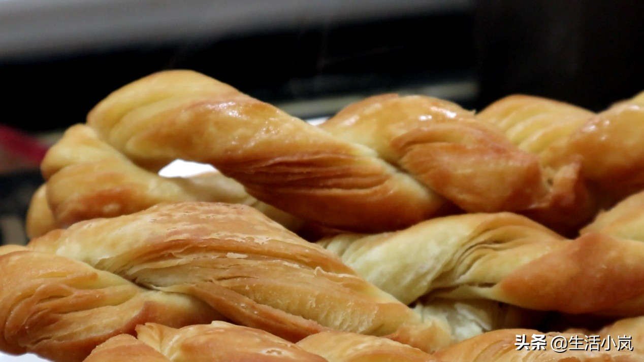 怎么炸软麻花里软外酥,炸出香脆的麻花