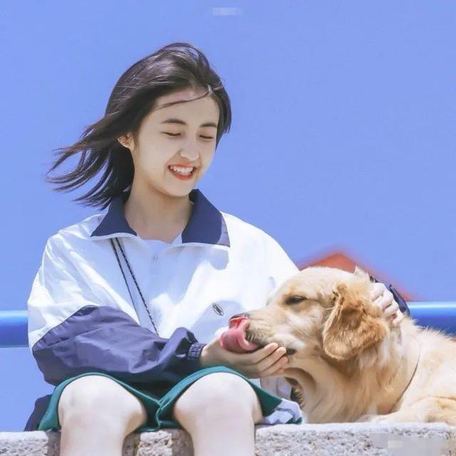 国民姐姐张子枫的成名秘史,国民妹妹张子枫5岁随母北漂