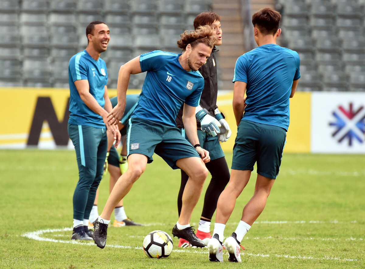 “医生，我一在豪门呆着就不舒服”盘点那些在豪门踢不出来的巨星