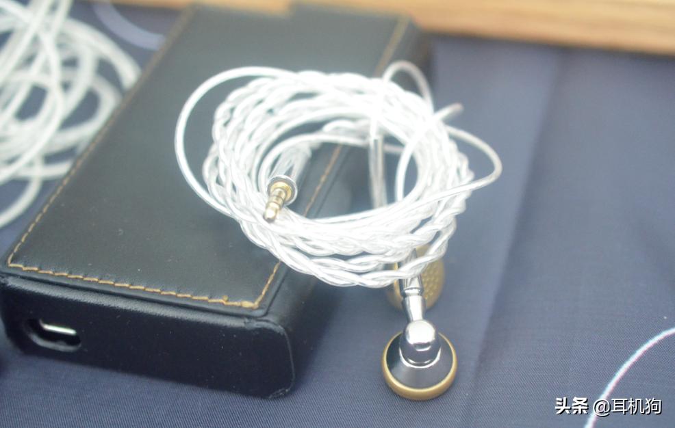 相当堆料？一言不合两三万，推力奇大非常hi-fi的音乐*放播**器墨菊