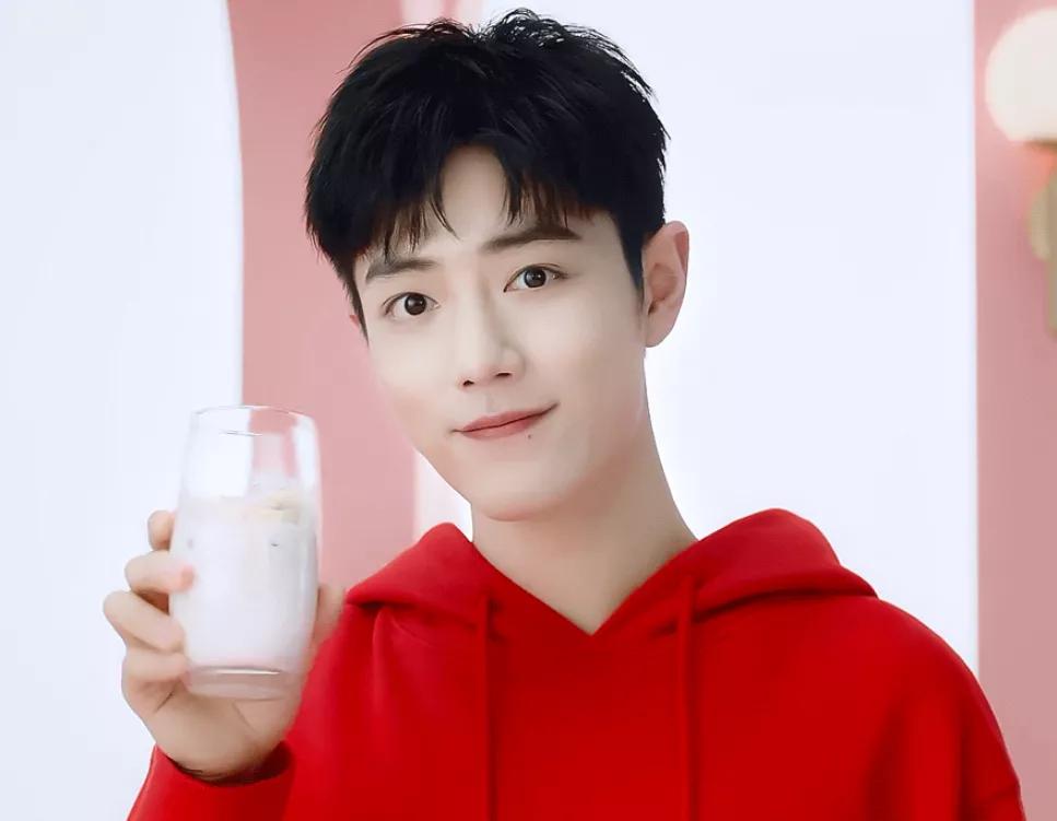 娱乐圈肖战代言,肖战一开始圈粉速度有龚俊快吗