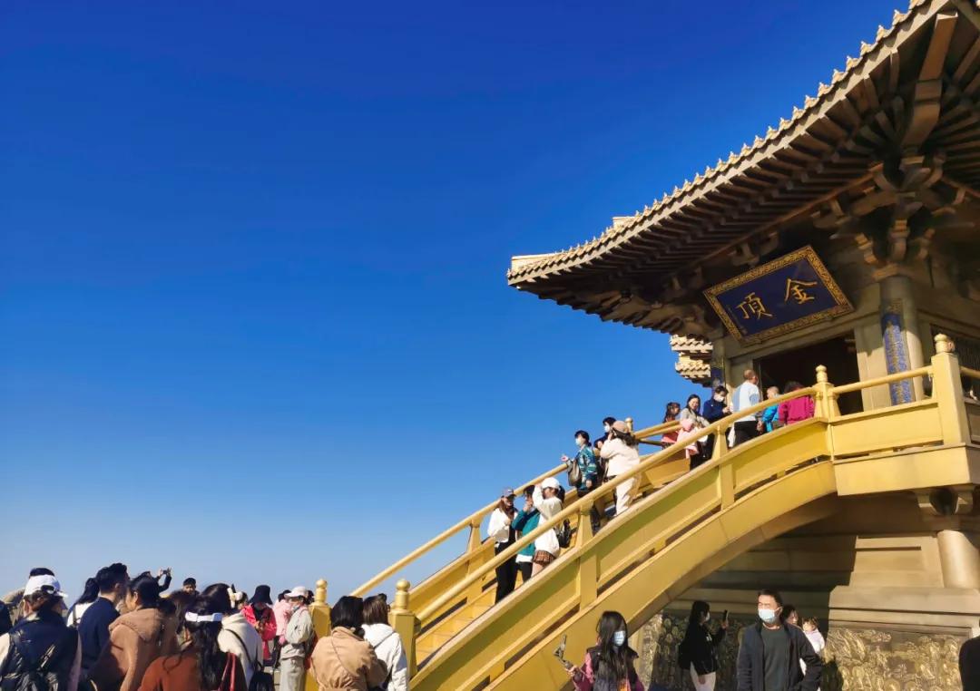 藏在深山里的酒店,藏在深山里面的民宿酒店