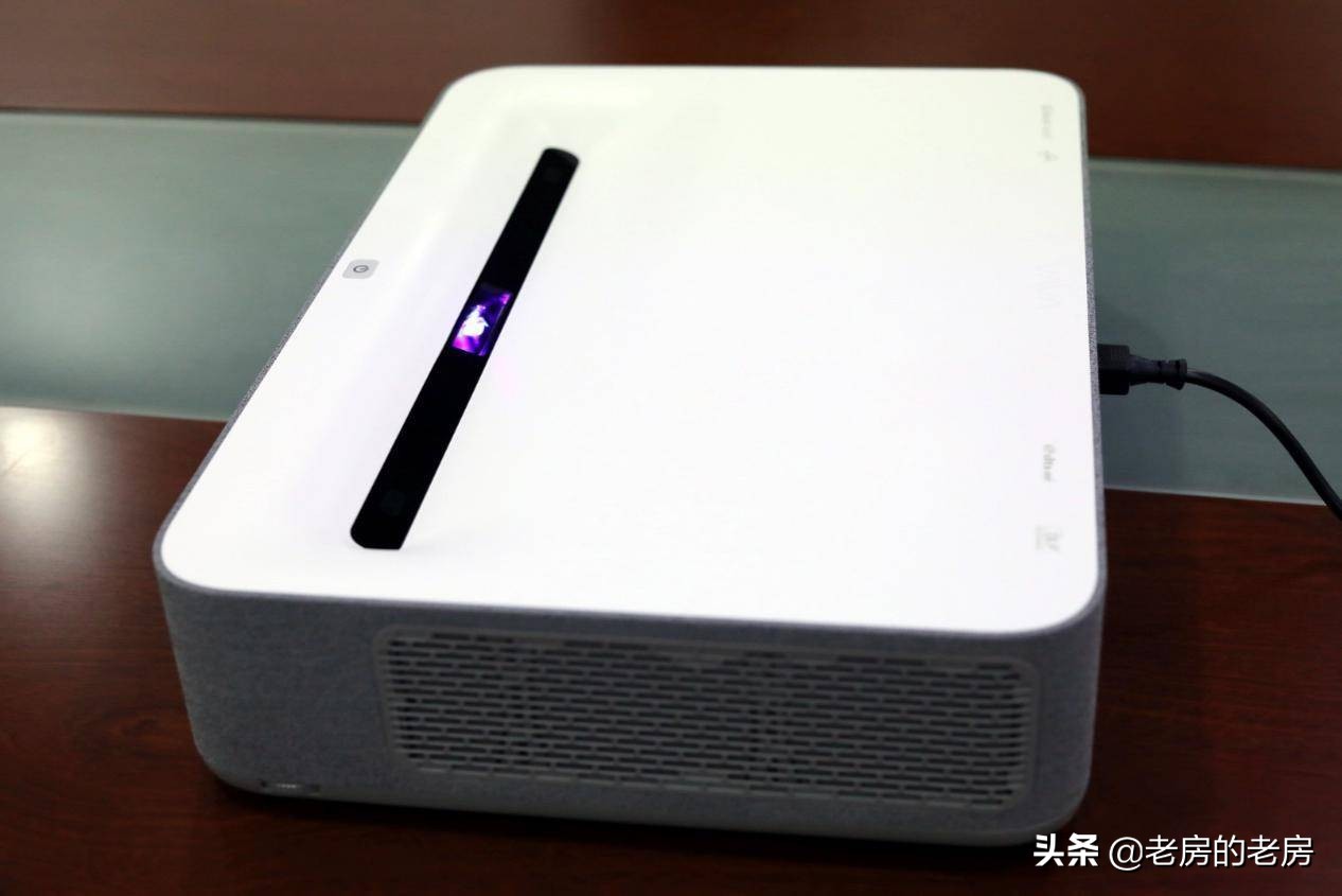 电视投影仪激光电视怎么选,选激光电视还是投影仪