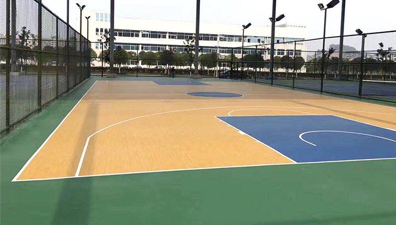 建造一个篮球场塑胶场要多少钱,篮球场成本一般多少