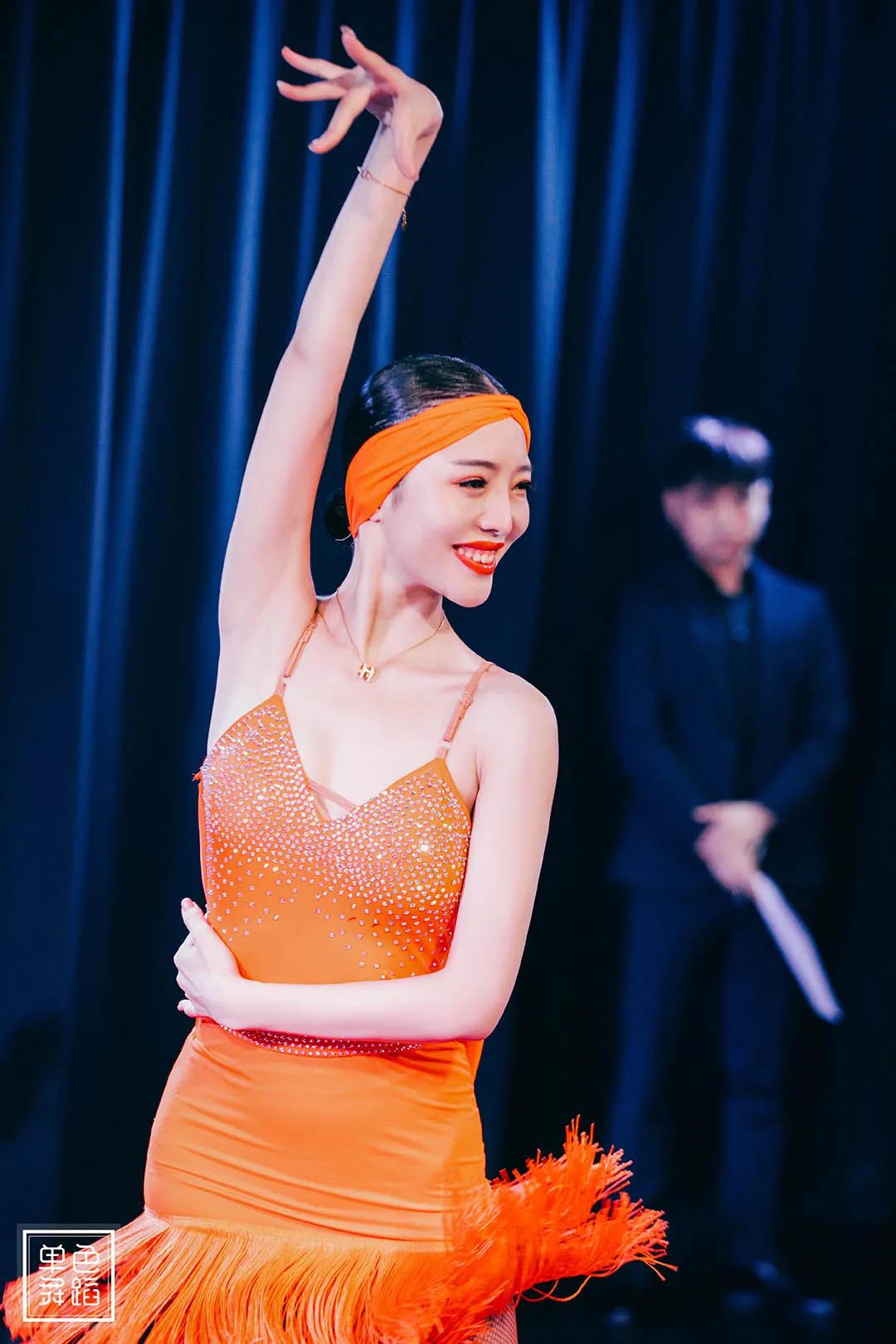 都说拉丁舞穿着太露，过于性感？你可能不知道这些原因