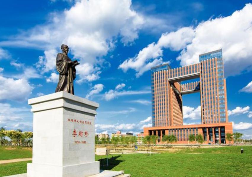 辽宁改名成功的大学，校名听起来就很大气，常被误认为是985高校