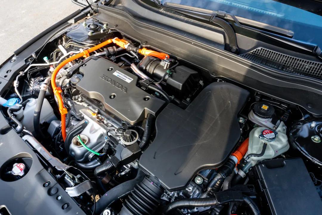 雅阁1.5t和天籁2.0t对比测评,21款天籁对比新款雅阁