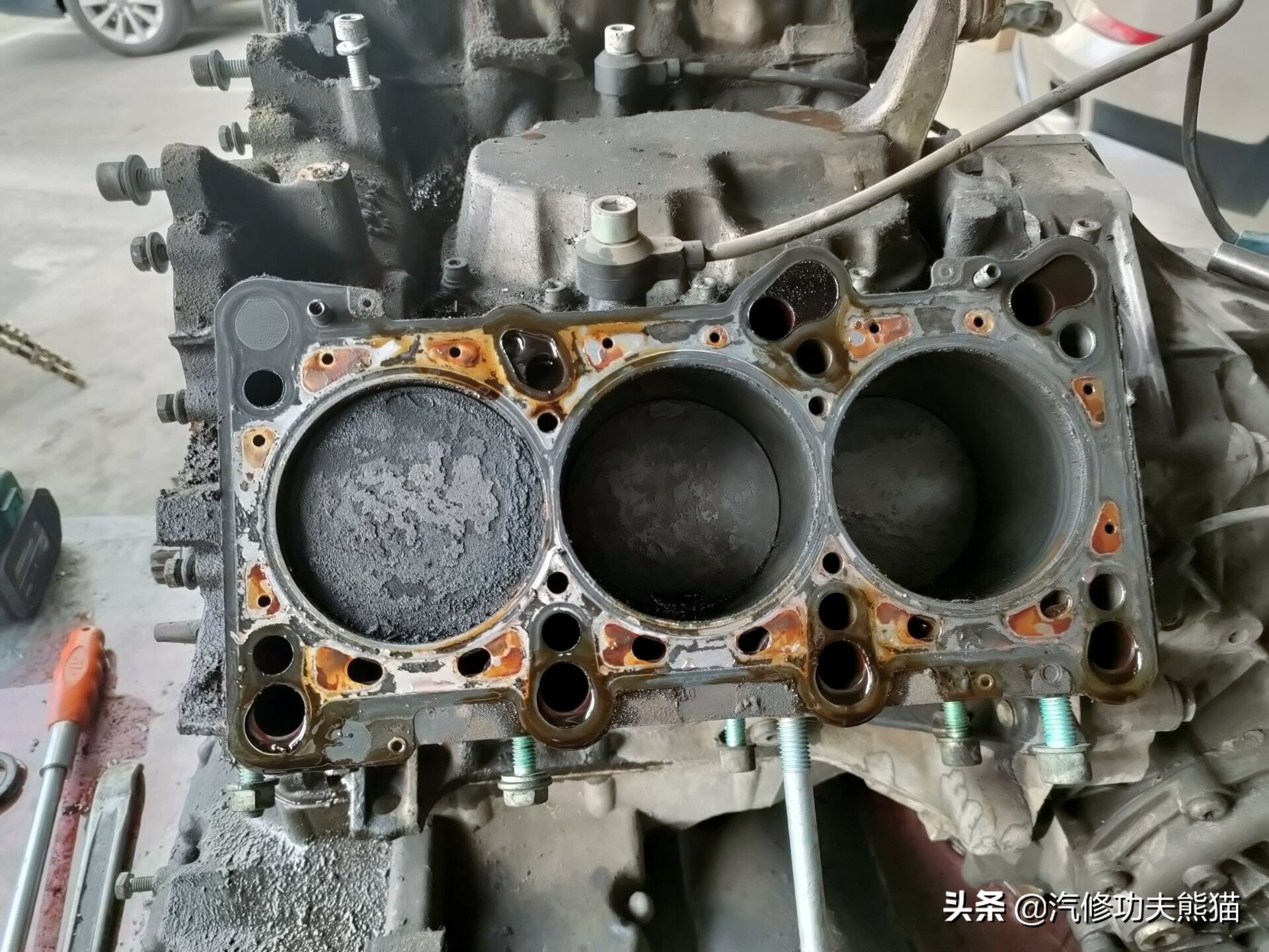 2003年老奥迪a6,2012年奥迪a6经典