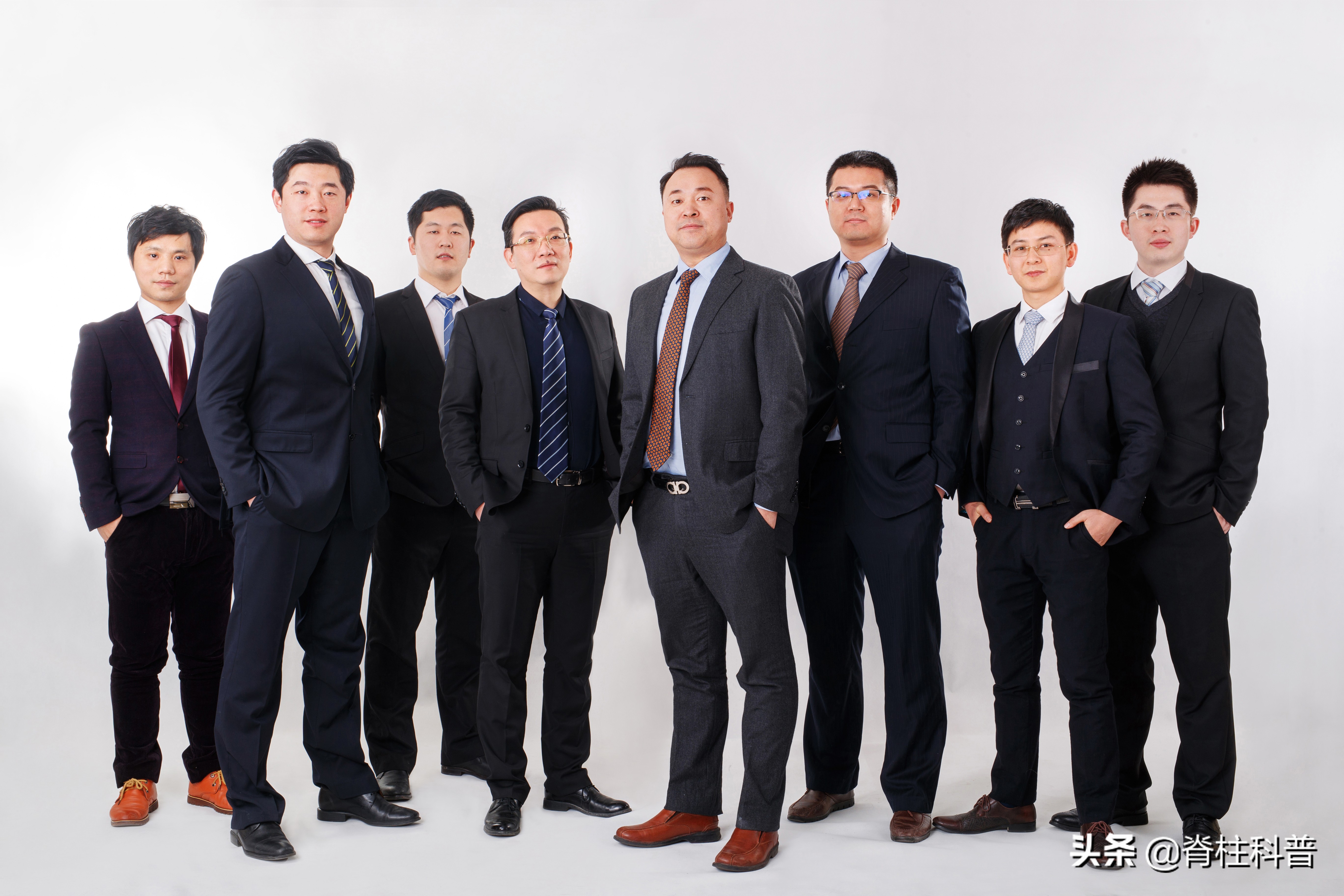 腰椎间盘突出拍x光还是做磁共振,腰椎间盘突出要做核磁还是ct