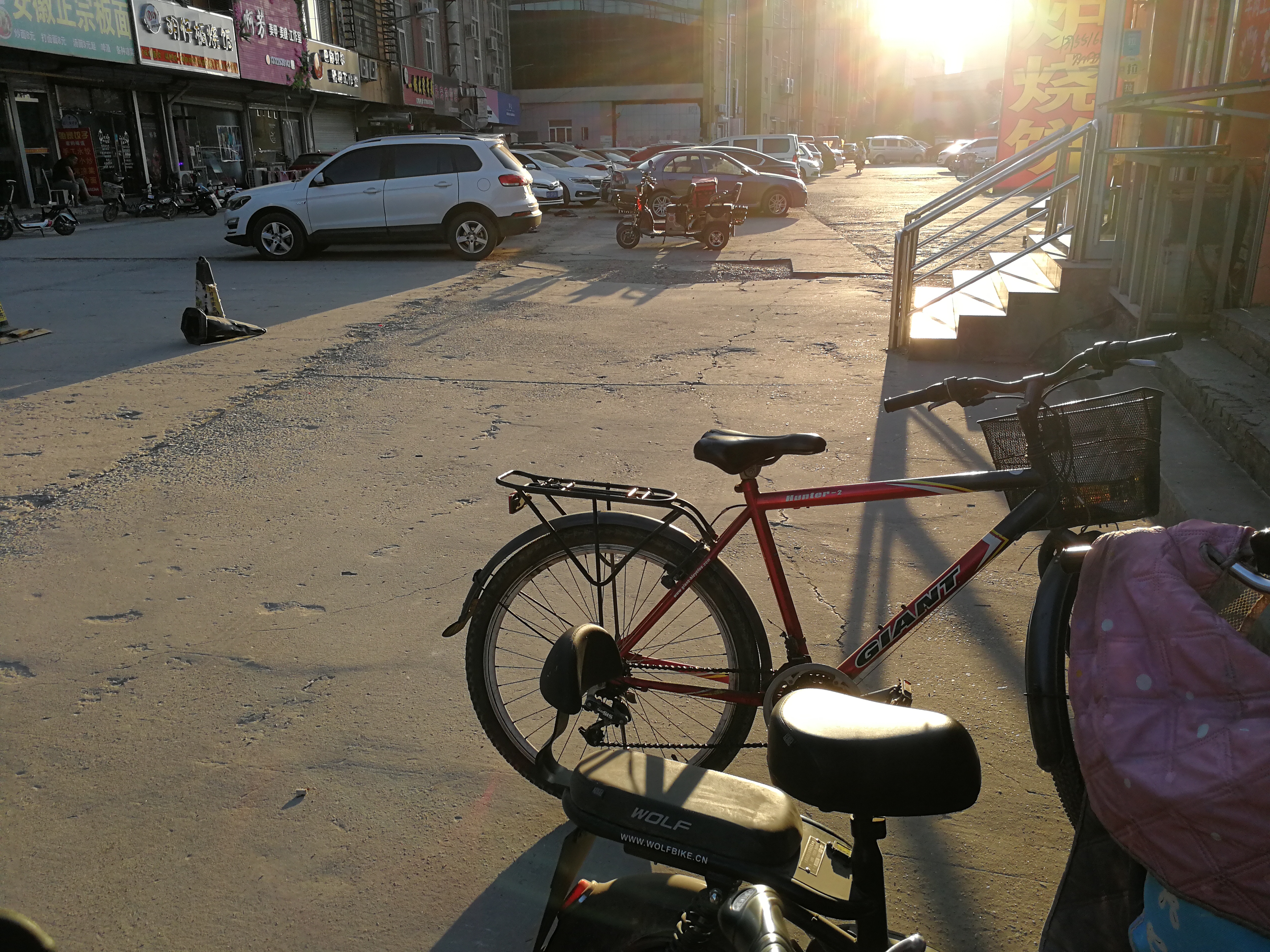 等死吧你,别走啊你,买棺材吧你。理光GRvs华为P10