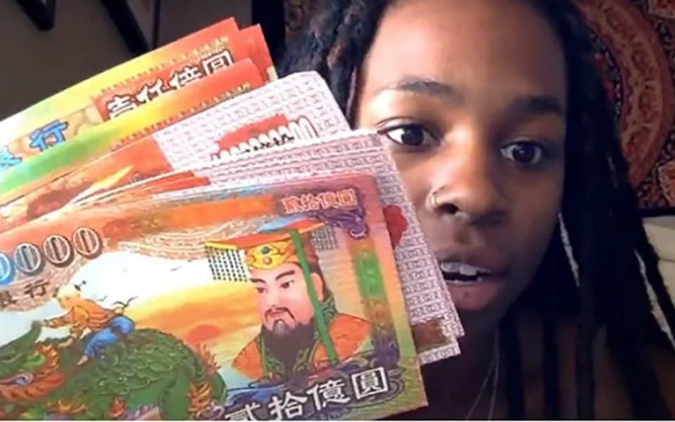 活久见！中国冥币在国外火了，网友：天地银行之欧美分行？