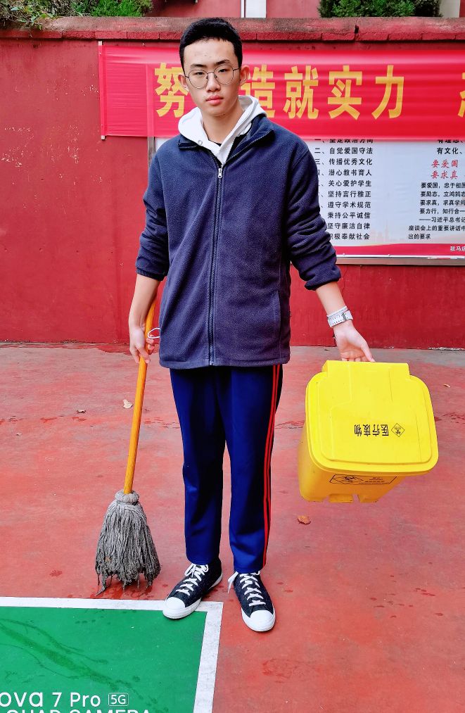 帅哥不仅仅是看的,个个是能干的