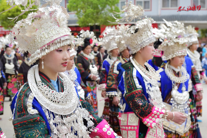 台江苗族姊妹节巡游,台江苗族姊妹节苗族服装