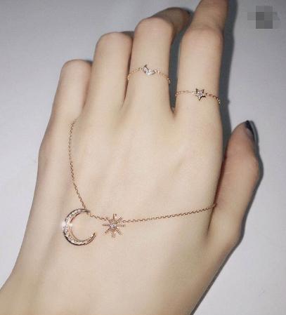 锁骨项链轻奢小众高级感搭配秋装,最新款气质百搭锁骨项链