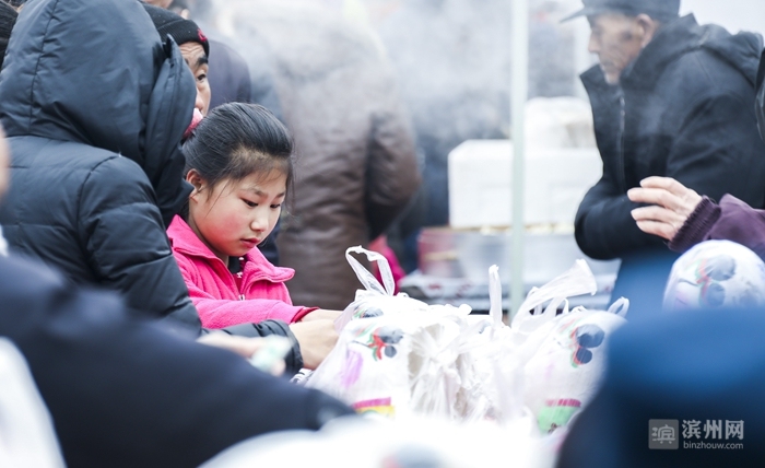 2018时光已走滨州日报90后小美摄影记者定格了您的最美