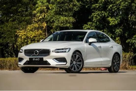 开车时间长了胸闷怎么回事,一开车就心慌气短怎么回事