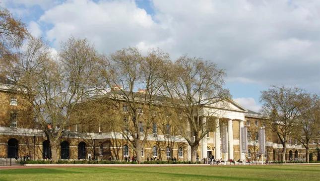 常春藤名校毕业生,70%的学生进入高职