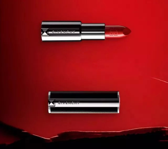 装妆美资讯馆|是谁?让赫本比梦露更美丽?