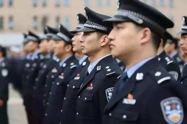 偌大江湖，百大帮派，独独遇见你。