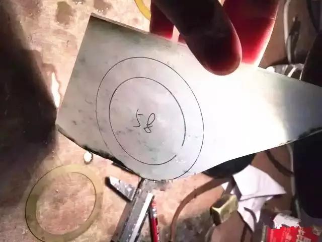 切出极品玻璃种翡翠,切出高冰翡翠