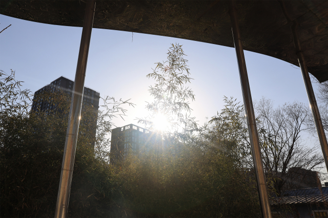 佳能rf70200f2.8和f4哪个好,佳能rf15-35f2.8测评