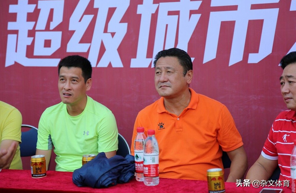 中国足球50年代球星,31岁老将登上中国足球顶峰
