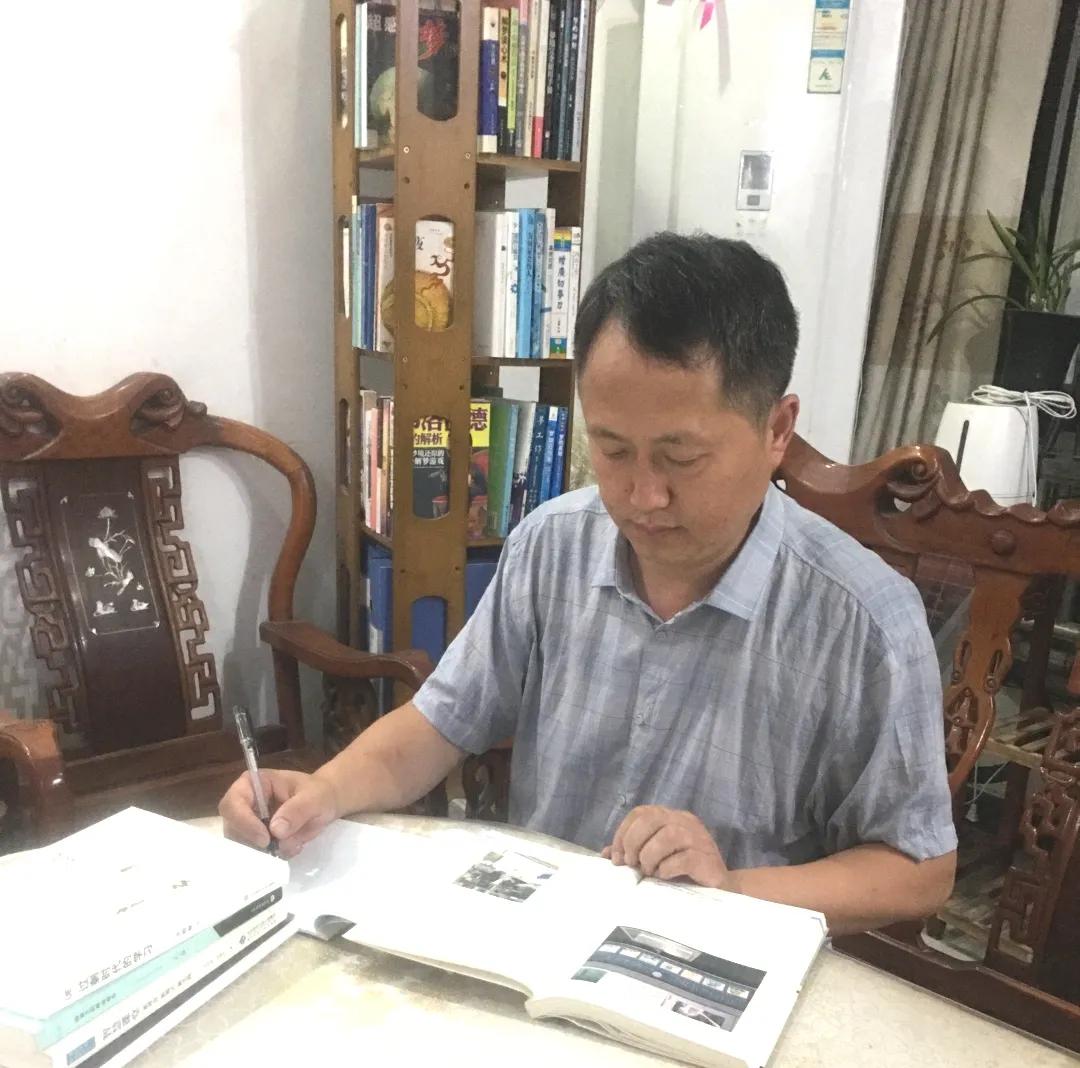 教师如何培养小学生的阅读能力,小学教师靠阅读成功