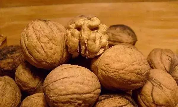 木蜡油和桐油漆有什么区别,油漆水性漆木蜡油出来效果对比