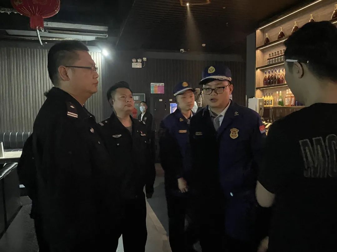 我为警旗添光彩,我为群众办实事安保