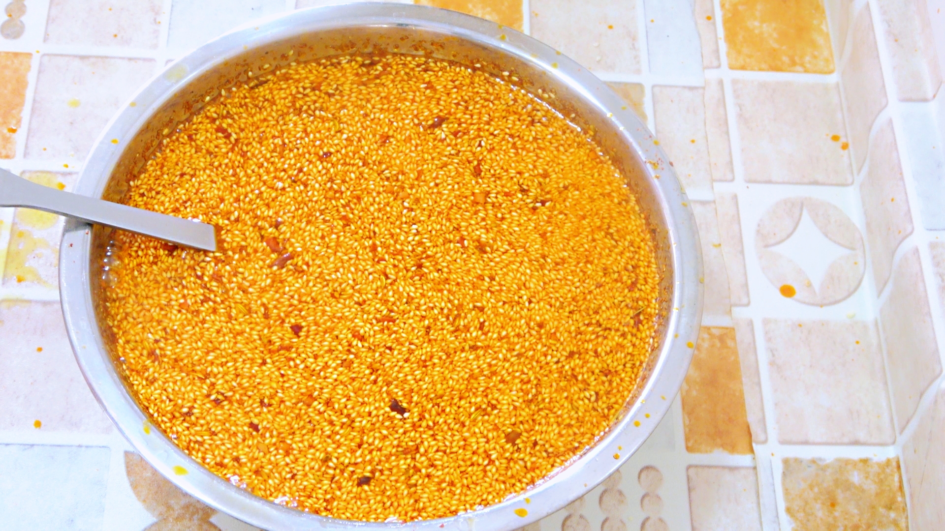 四川自制辣椒油怎么才能又香又辣,四川正宗凉菜辣椒油制作方法