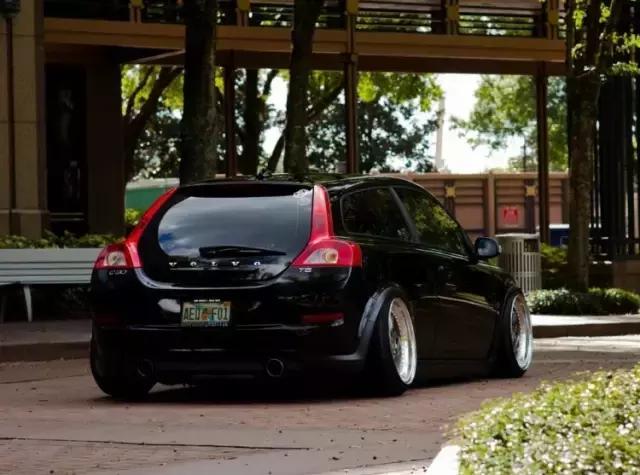 老款沃尔沃c30改装黑武士,走在大街上回头率百分百