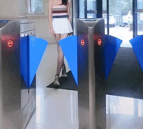 搞笑gif你们这些城里人太会玩了,搞笑gif逗比的世界你永远理解不了