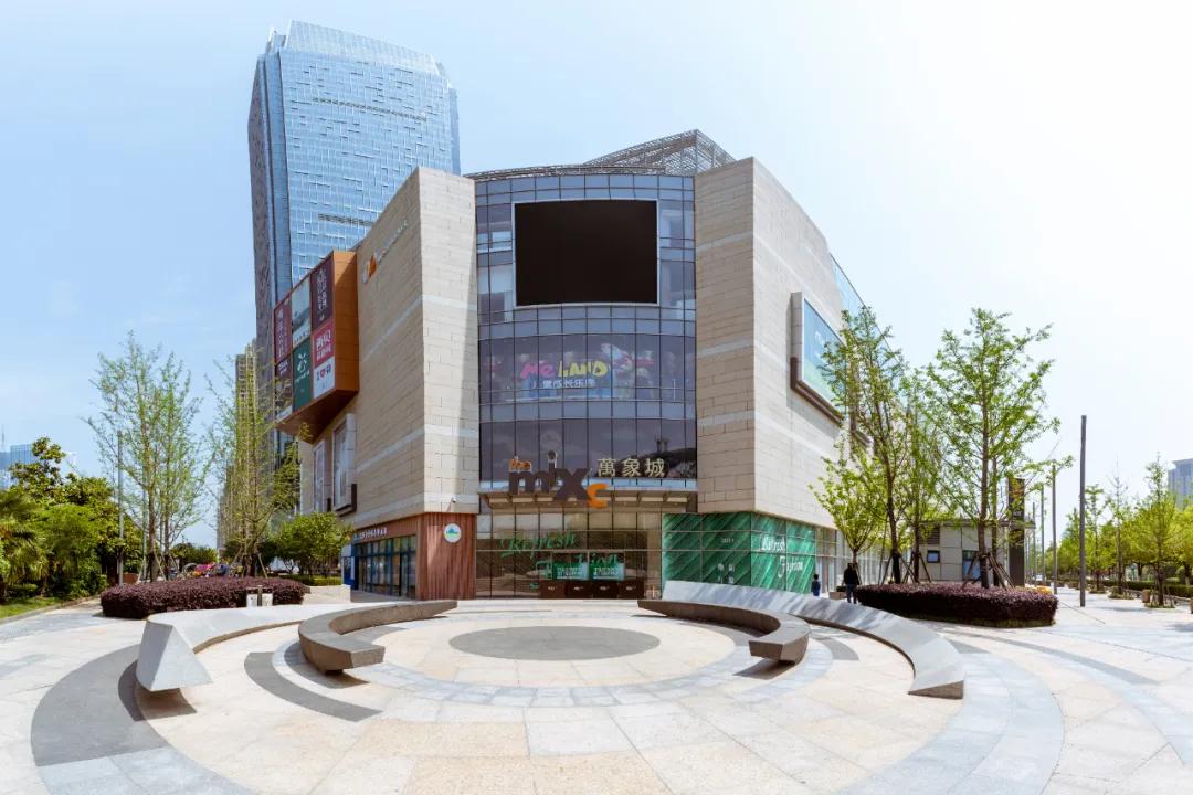 从万象城到合肥市和平路华联商场,从合肥步行街到万象城