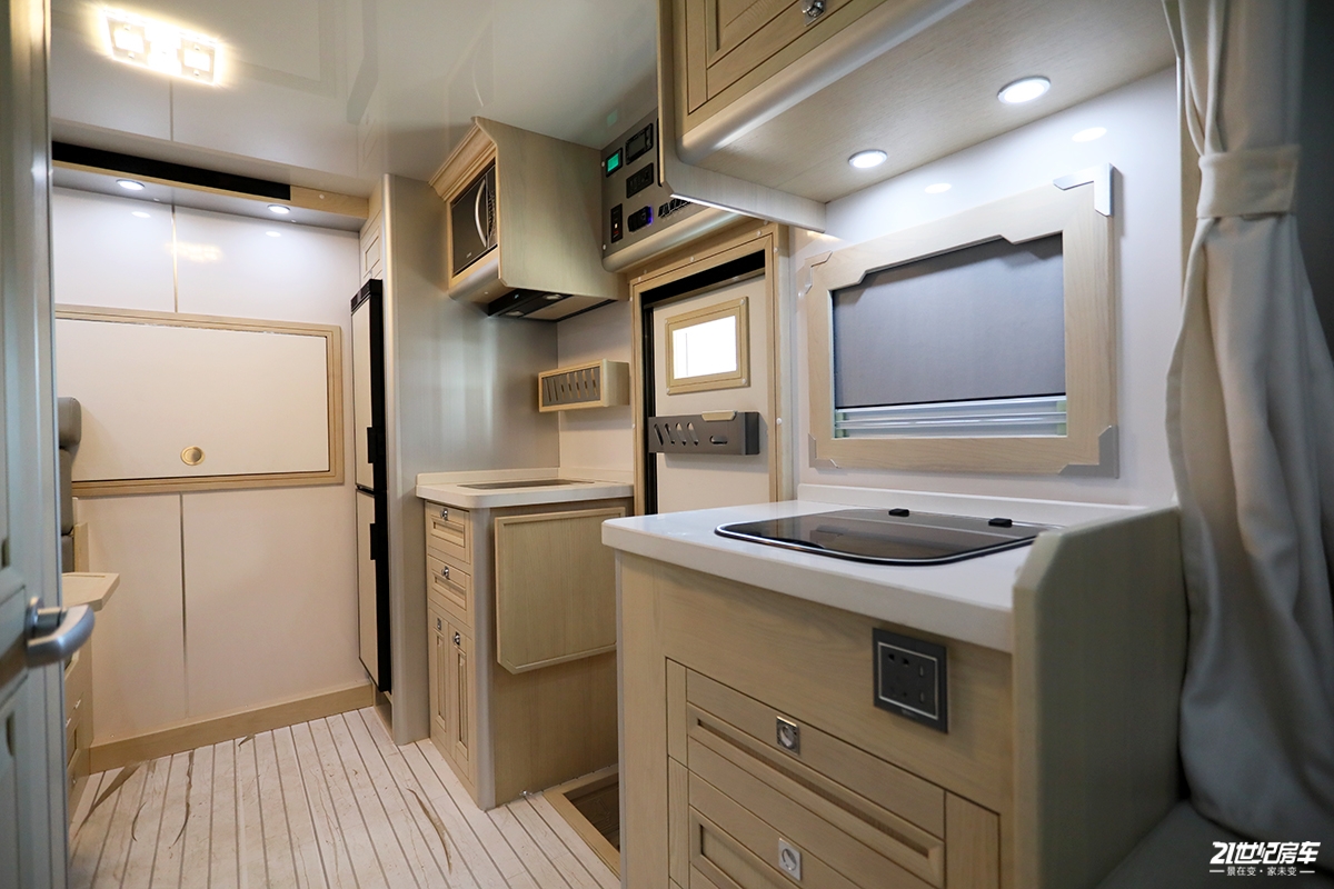 重汽越野房车最新4驱版,顶级进口man四驱越野房车