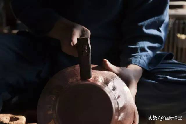 周大福和老凤祥的黄金首饰哪个好,周大福古法黄金手镯值得买吗