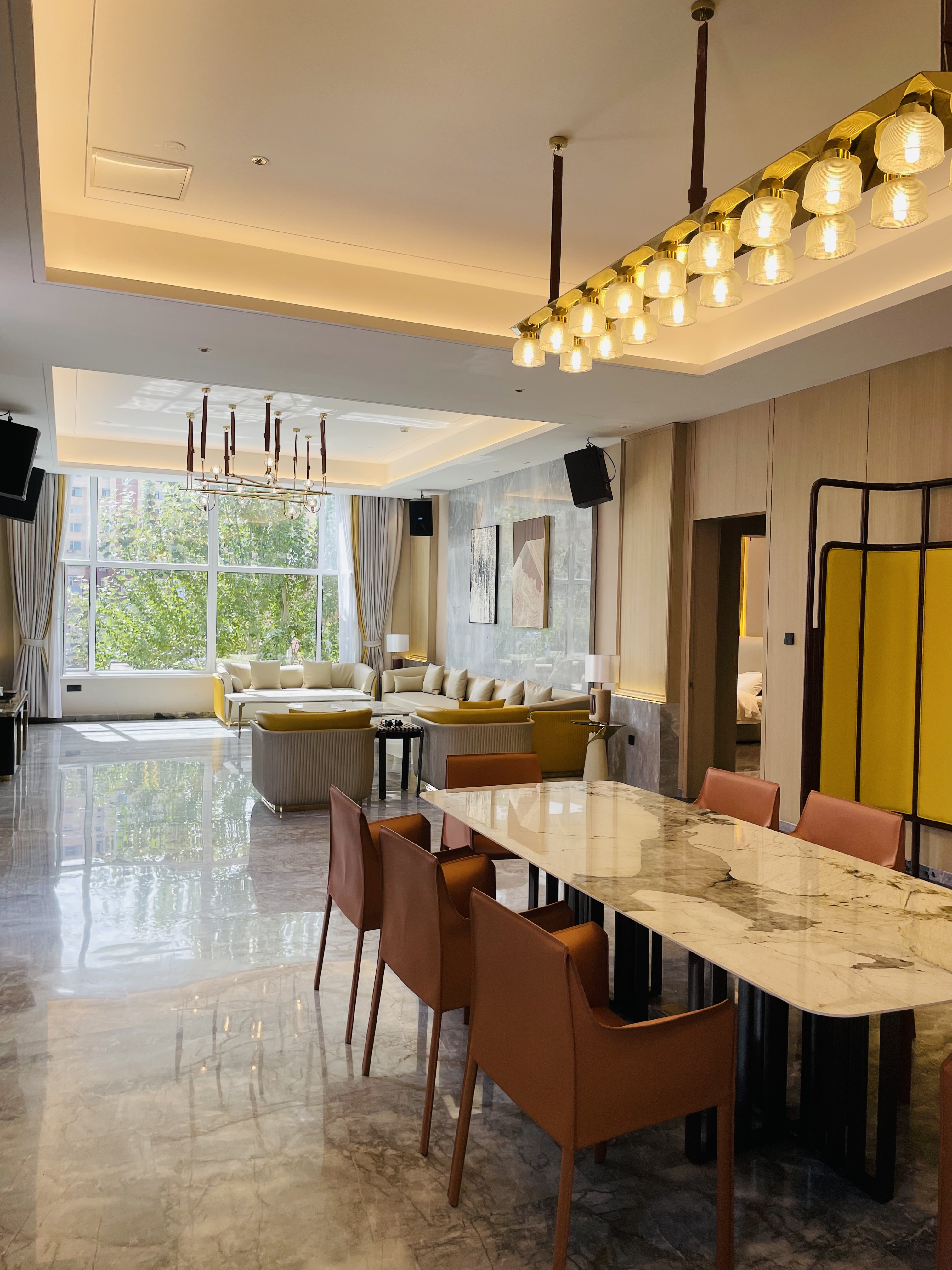 在长春，没想到结婚居然是这么浪漫的一件事，这环境和菜品无敌了