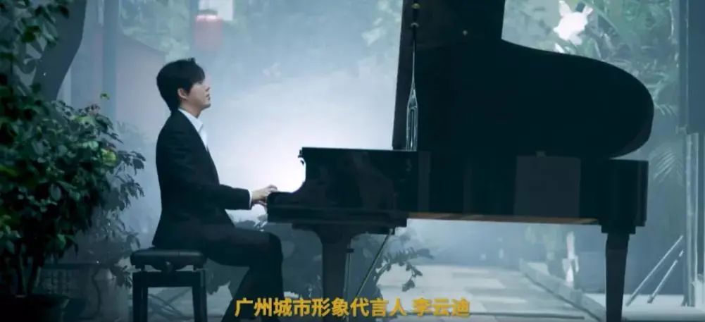 李云迪嫖娼被抓，属于被小姐连带供出，典型的拔出萝卜带出泥