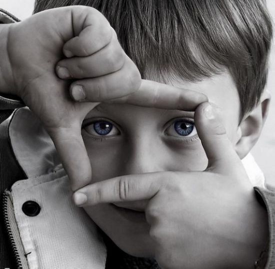 社交恐惧的妈妈怎么教孩子社交,内向自卑孩子有社交恐惧症怎么办