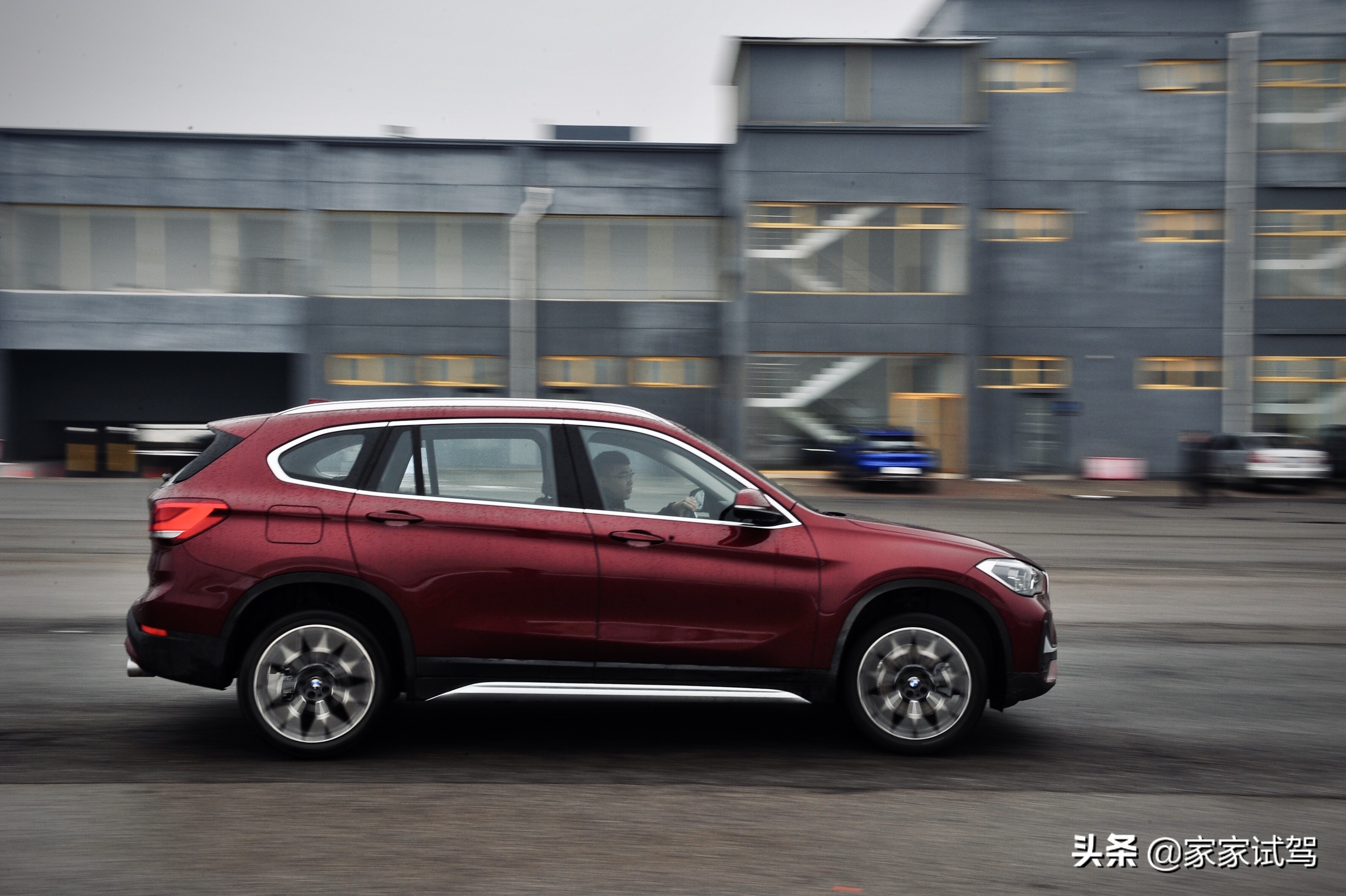 当新BMWX1遇见奔驰GLB，论一台紧凑型SUV该有的样子
