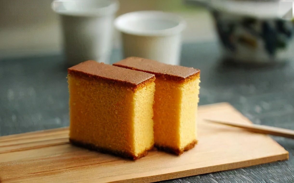 火爆街头的古早蛋糕vs贵族糕点长崎蛋糕，究竟哪个更胜一筹？