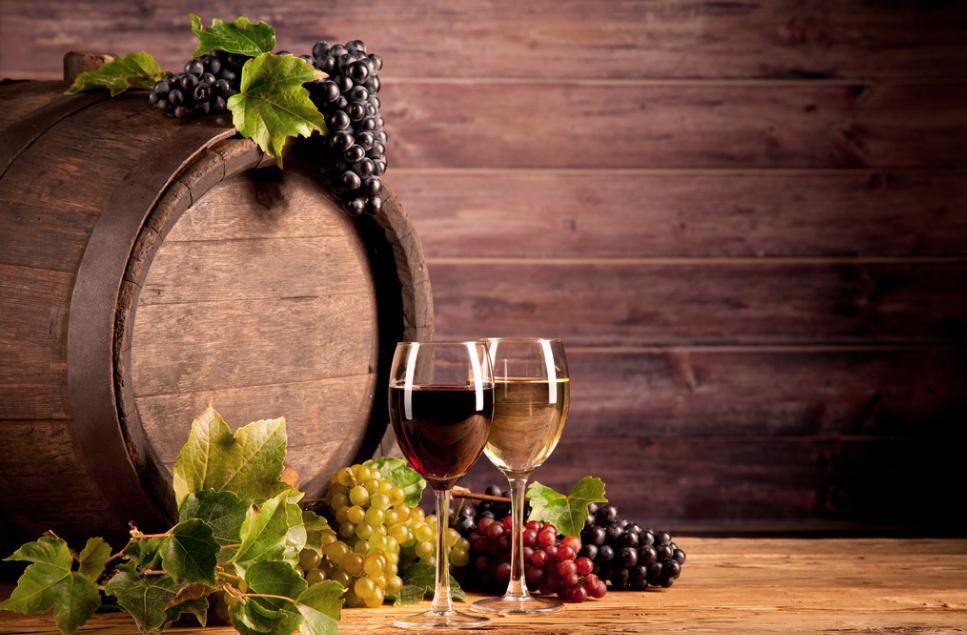 红酒醒酒之后可以倒满杯吗,红酒开瓶醒酒后能倒回去吗