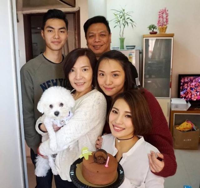 五十八岁的周星驰,58岁周星驰罕见亮相